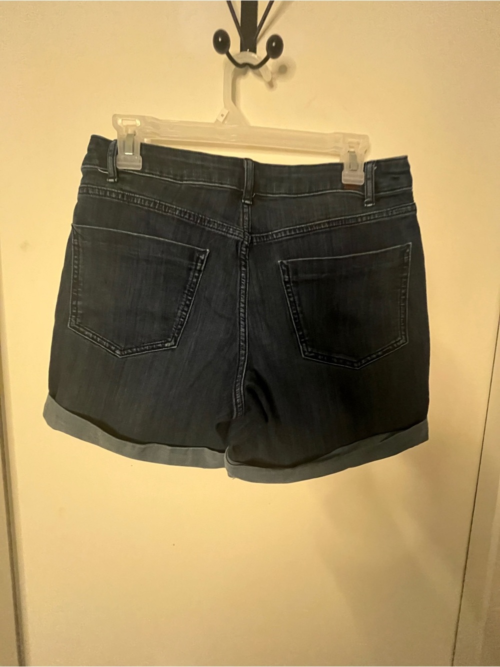 Simply Vera Vera Wang Denim Cuffed Shorts- Size 10 - Picture 3 of 4